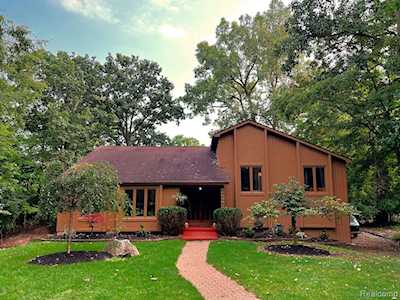 36669 W Lyman Rd Farmington Hills, MI 48331