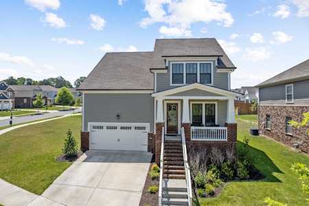 3344 Vinemont Dr Thompsons Station, TN 37179