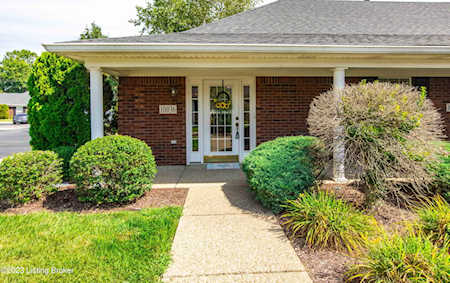 10036 Chenoweth Vista Way Louisville, KY 40299