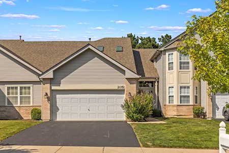 2051 Tamahawk Ln Naperville, IL 60564