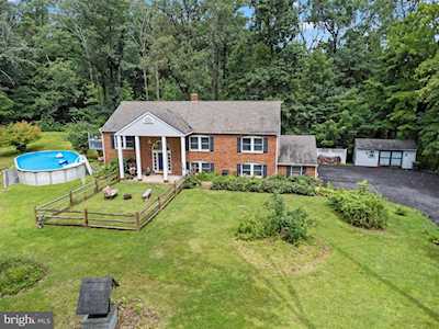 1103 Bridgeton Hill Rd Upper Black Eddy, PA 18972