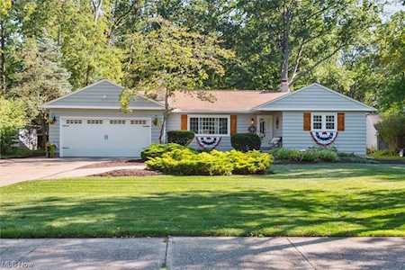 27775 Bassett Rd Westlake, OH 44145
