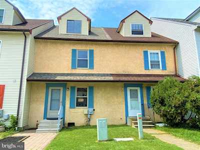 10 Fresconi Ct New Castle, DE 19720