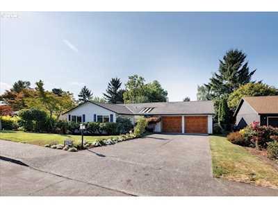 12264 NW Kearney ST Portland, OR 97229