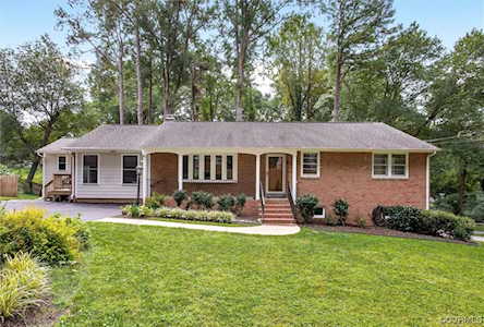 8633 Larkspur Rd North Chesterfield, VA 23235