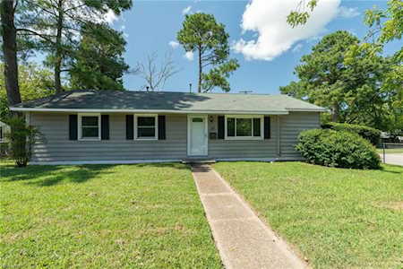 111 Fox Hill Rd Hampton, VA 23669