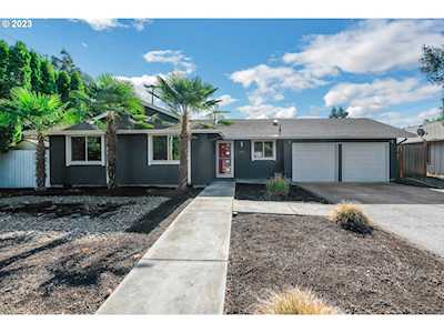 2415 Gilham RD Eugene, OR 97408