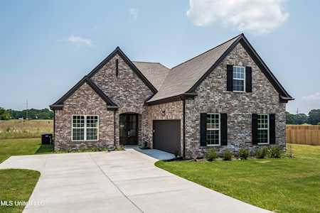 106 Ethelyn Smith Dr Senatobia, MS 38668