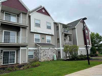 15240 Silver Parkway #308 Fenton, MI 48430