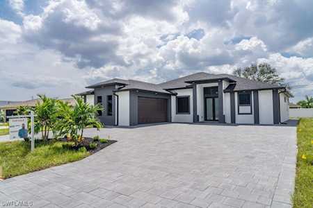 3102 Country Club Blvd Cape Coral, FL 33904