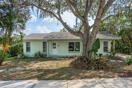 614 Palm Ave Tarpon Springs, FL 34689