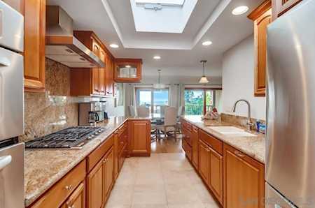 2225 Caminito Del Barco Del Mar, CA 92014