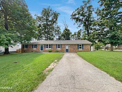 913 Rennboro Rd Knoxville, TN 37923
