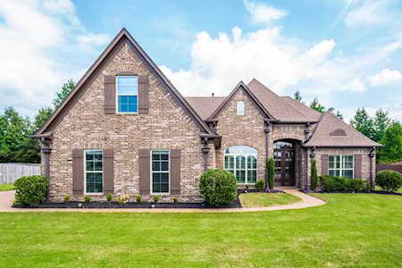 560 Oakridge Dr Oakland, TN 38060