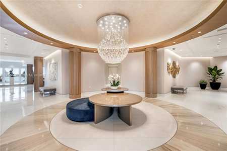 888 Brickell Key Dr #1203 Miami, FL 33131