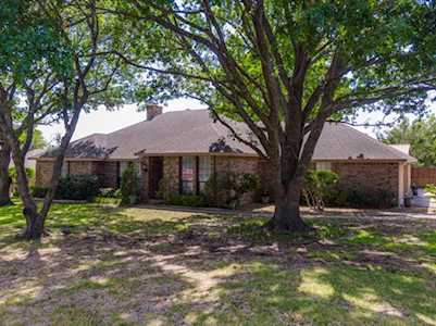 505 Roaring Creek Drive Oak Leaf, TX 75154