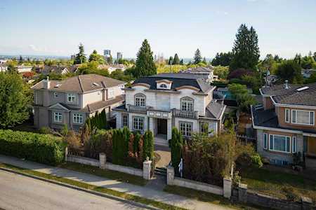 828 W 49th Avenue Vancouver, BC V5Z 2S8