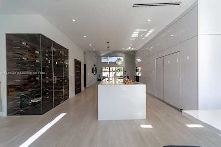 1073 NW 183rd Ave Pembroke Pines, FL 33029