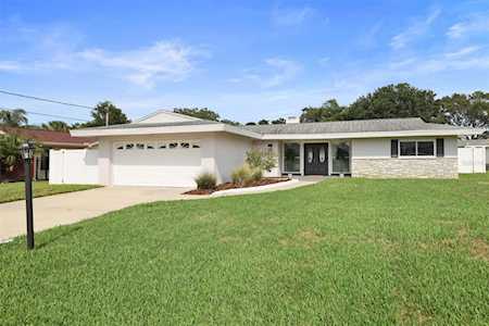 1721 Harbor CIRCLE W Largo, FL 33770