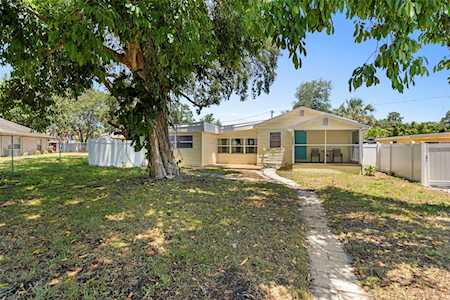 1055 19th Ave S St. Petersburg, FL 33705