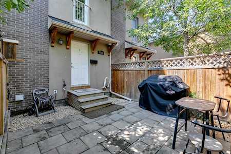 2427 29 St SW #2 Calgary, AB T3E 2K3