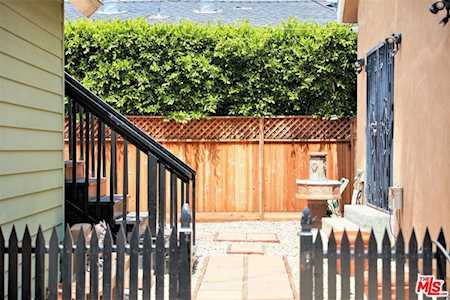 745 N Sierra Bonita Ave Los Angeles, CA 90046
