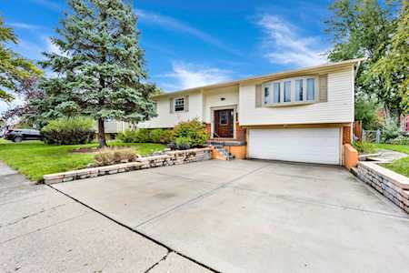 6887 Hawthorne Ln Hanover Park, IL 60133