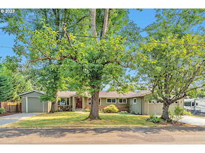 14240 SE Upper Aldercrest DR Milwaukie, OR 97267