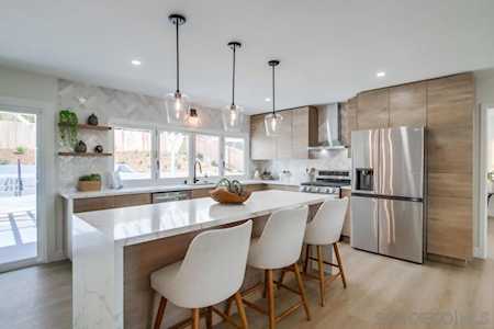 10012 Bonnie Vista Dr La Mesa, CA 91941