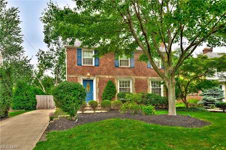 2446 Loyola Rd University Heights, OH 44118
