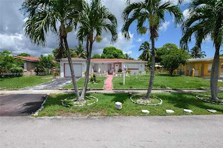 4655 NW 41st Ct Lauderdale Lakes, FL 33319