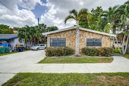 113 NW 13th Ave Dania Beach, FL 33004