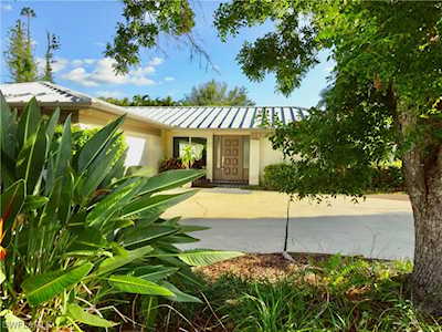 1056 Bayshore Ave Fort Myers, FL 33919
