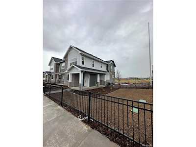 95 N Vandriver Pl Aurora, CO 80018
