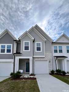 418 Barrington Row Avenue Zebulon, NC 27597