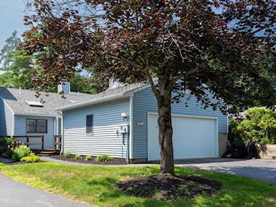9 Bucks Hill Rd Durham, NH 03824