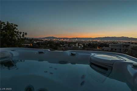 676 Los Feliz St Las Vegas, NV 89110