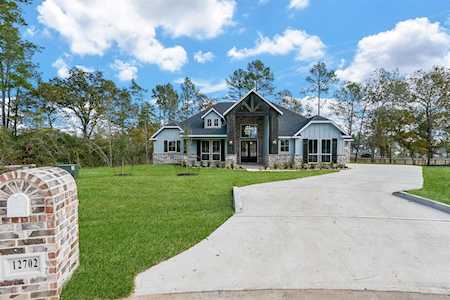12702 Enfield Ct Magnolia, TX 77354