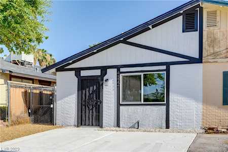 4572 Bingham Ave Las Vegas, NV 89110