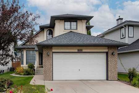 10818 Valley Springs Rd NW Calgary, AB T3B 5R2