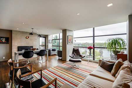 1233 Beach Avenue #603 Vancouver, BC V6E 1V4