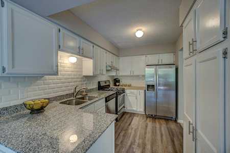 2856 Castleford Court Woodbury, MN 55125
