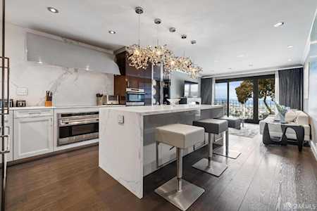 146 Portola Drive #204 San Francisco, CA 94131