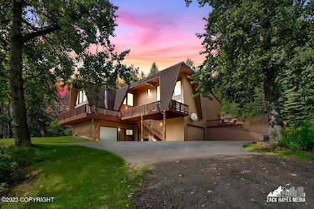 22835 Glacier View Dr Eagle River, AK 99577