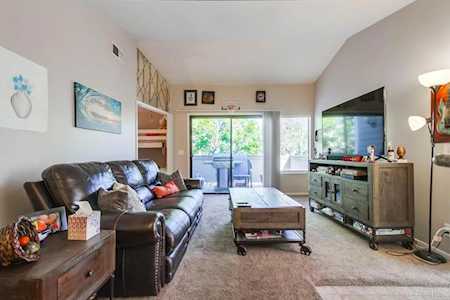 1087 Shadowridge Dr #112 Vista, CA 92081