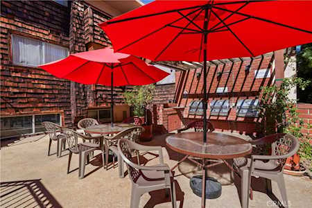 5349 Newcastle Ave #18 Encino, CA 91316