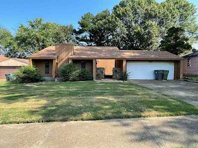 6488 Rocky Park Dr Memphis, TN 38141