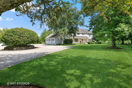 8 Fox Hunt Rd Barrington Hills, IL 60010