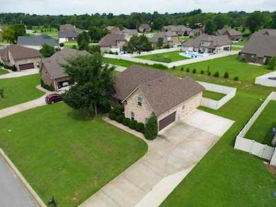 221 Waldronview Drive Murfreesboro, TN 37130