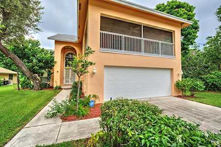 2555 Prosperity Oaks Court Palm Beach Gardens, FL 33410